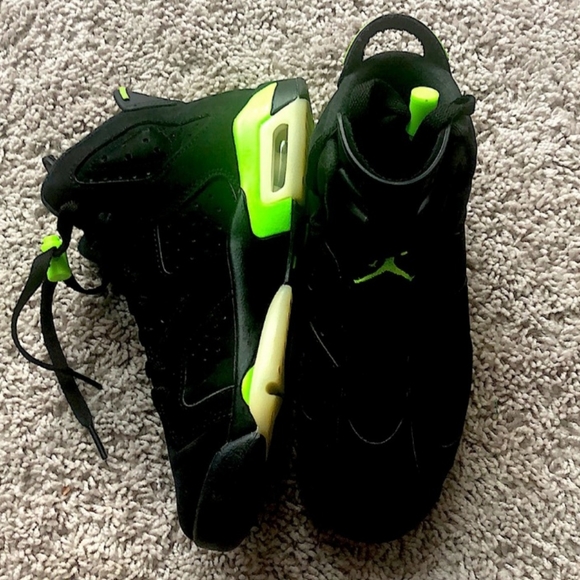 Jordan 6 RetroElectric Green - Picture 4 of 6